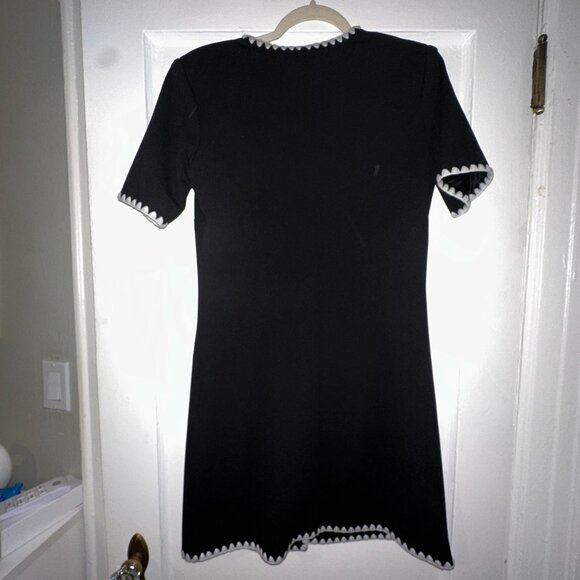 ✨ Elegant Black & White Mini Dress – Size 2 ✨ - Picture 11 of 12